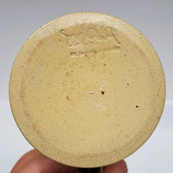 Signed studio art pottery vase with handle made in St Jacobs Ontario - Picture 6 of 8